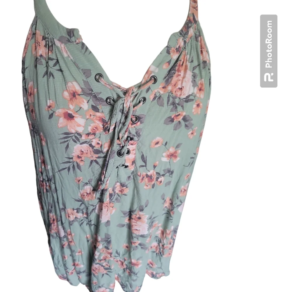 TORRID GREEN FLORAL TOP - 1X